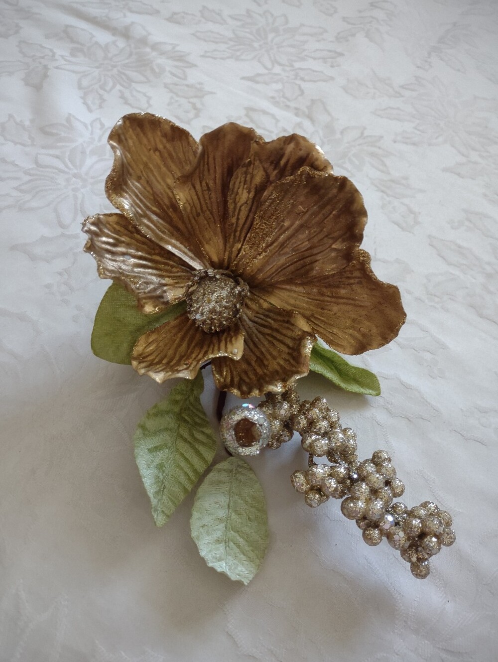 Magnolia Flower Gold Glitter Decor